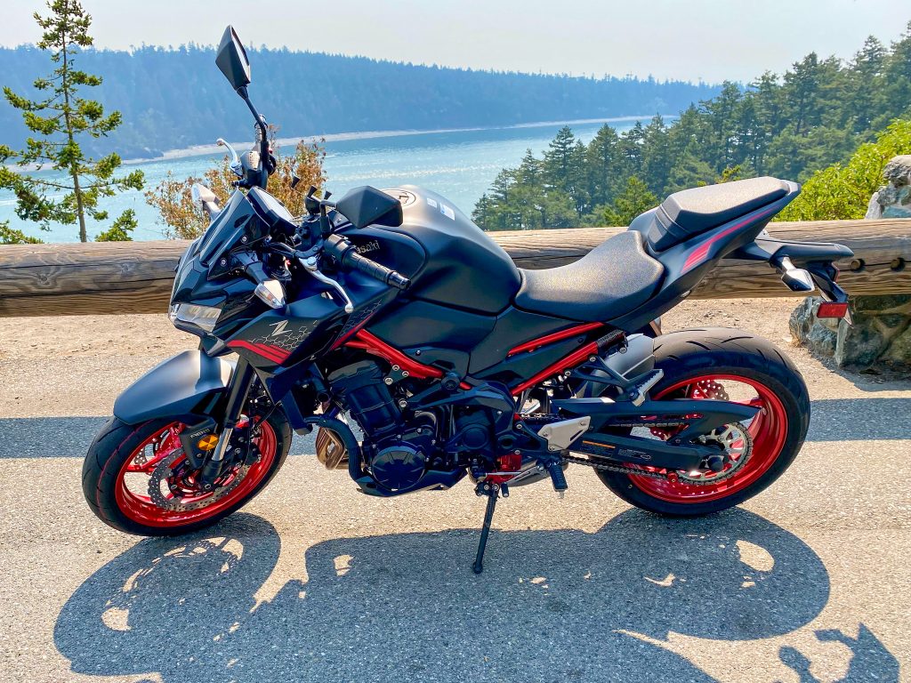 Kawasaki Z900 parked on the side of the road